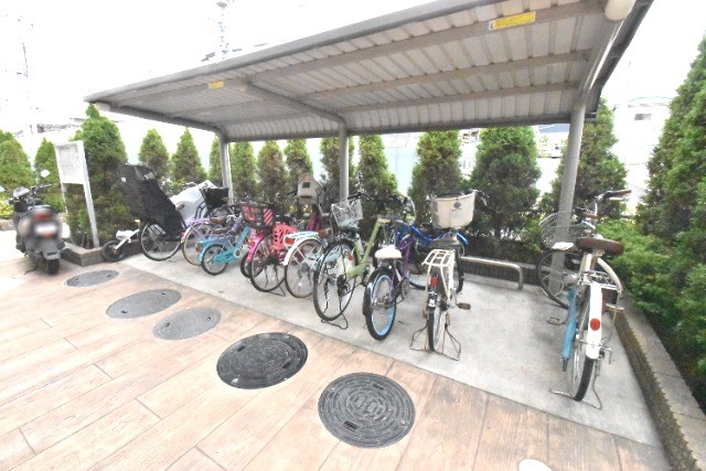 ��ʌ�����s�厚���s�̉Ƃ̃A�p�[�g�̂��̑�