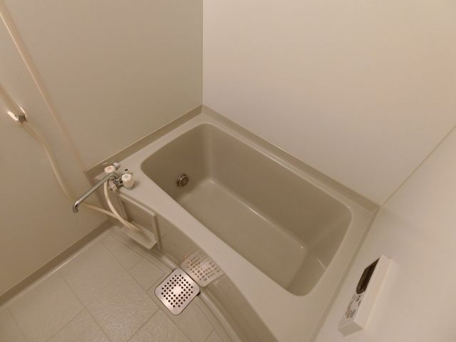 ��ʌ�����s�厚���Ԃ̃A�p�[�g�̃o�X