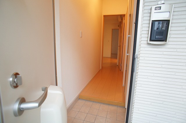 ��ʌ�����s�厚���s�̉Ƃ̃A�p�[�g�̌���