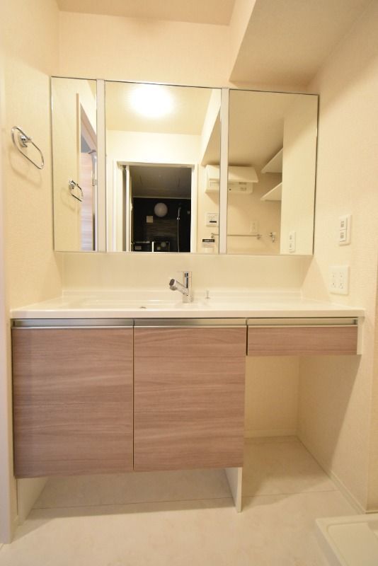 ��ʌ��������܎s��{��听���R���ڂ̃A�p�[�g�̐��ʏ�