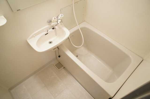 ��ʌ��������܎s�΋�厚�����̃A�p�[�g�̃o�X