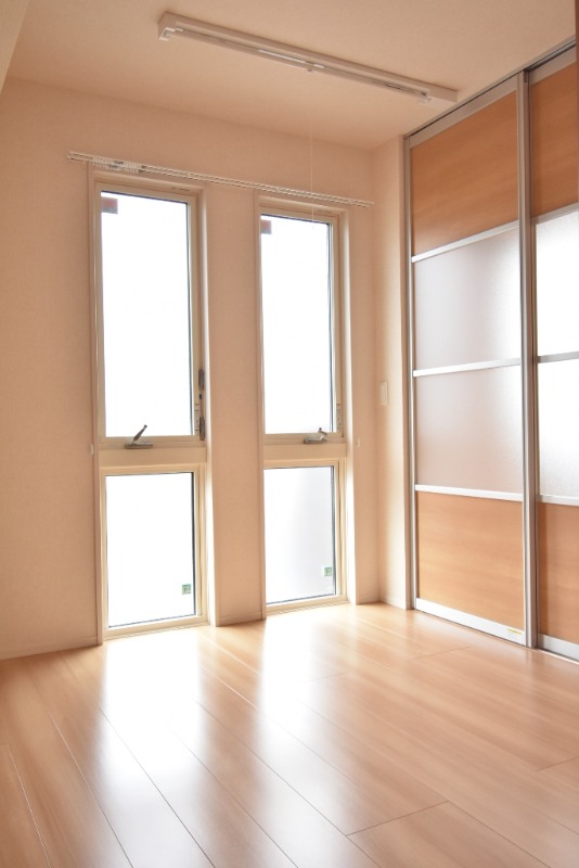 ��ʌ��������܎s���搼��{�P���ڂ̃A�p�[�g�̂��̑������E�X�y�[�X