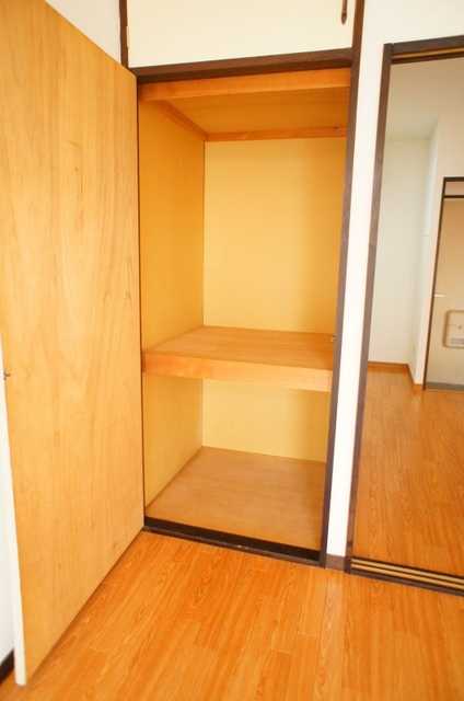 ��ʌ��������܎s�΋�厚�����̃A�p�[�g�̎��[