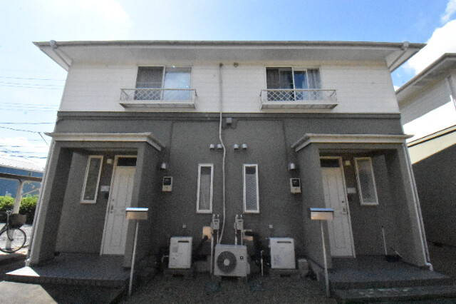 ��ʌ�����s�厚�����̃e���X�n�E�X�̃G���g�����X