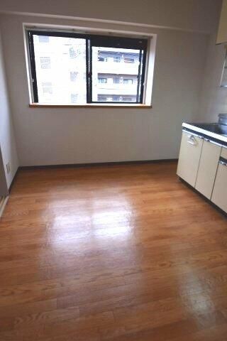 ��ʌ�����s�����Q���ڂ̃}���V�����̋��ԁE���r���O