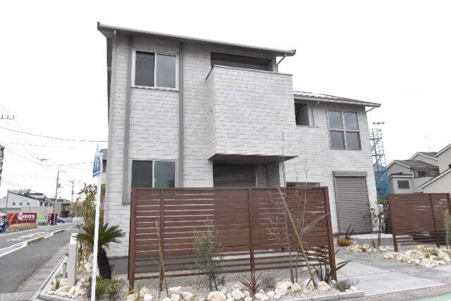 ��ʌ��������܎s�΋�����T����34-28�̃e���X�n�E�X�̌����O��