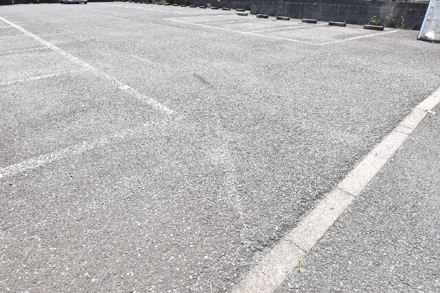 ��ʌ��������܎s����O���U���ڂ̃A�p�[�g�̒��ԏ�