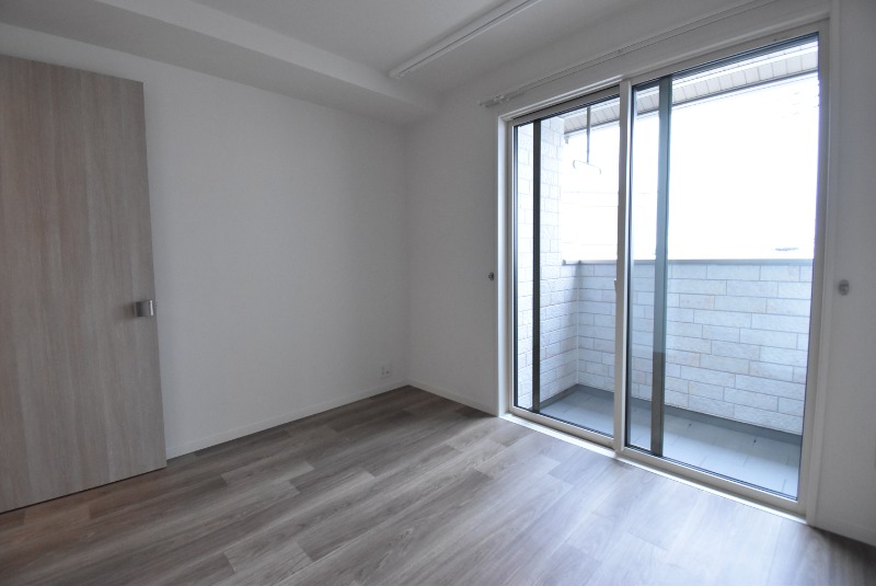 ��ʌ��������܎s�΋�����T���ڂ̃e���X�n�E�X�̂��̑������E�X�y�[�X