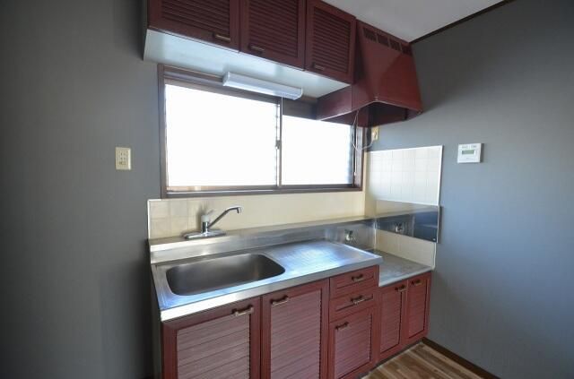 ��ʌ��@�c�s����R���ڂ̃A�p�[�g�̃L�b�`��