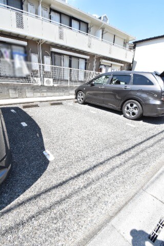 ��ʌ��������܎s�����攪���q�S���ڂ̃A�p�[�g�̒��ԏ�