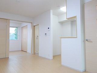 ��ʌ��z�J�s���C�N�^�E���V���ڂ̃A�p�[�g�̋��ԁE���r���O