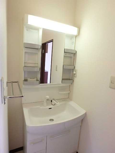 ��ʌ��������܎s������厚�쒆��̃e���X�n�E�X�̐��ʏ�