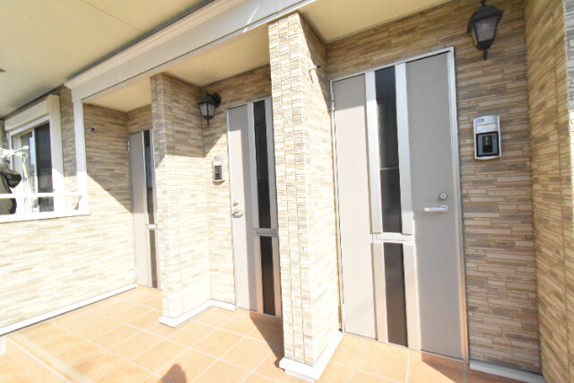 ��ʌ��z�J�s���C�N�^�E���V���ڂ̃A�p�[�g�̃G���g�����X