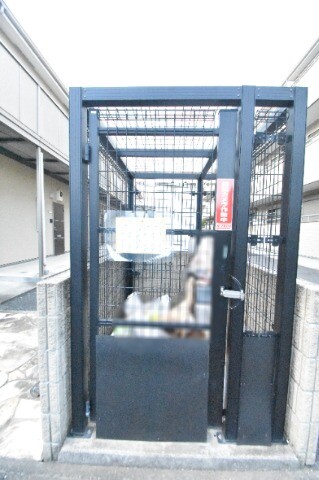 ��ʌ��k�����S�ɓޒ��{���Q���ڂ̃A�p�[�g�̂��̑�