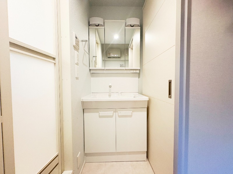 ��ʌ��������܎s����厚�w��̃A�p�[�g�̐��ʏ�