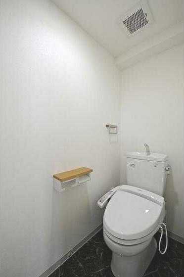 ��ʌ��������܎s��΋撇���P���ڂ̃}���V�����̃g�C��