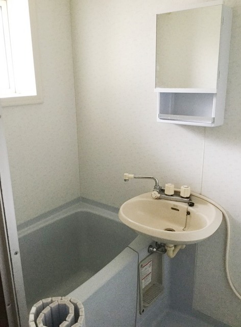 ��ʌ��������܎s��{��O���R���ڂ̃A�p�[�g�̃o�X