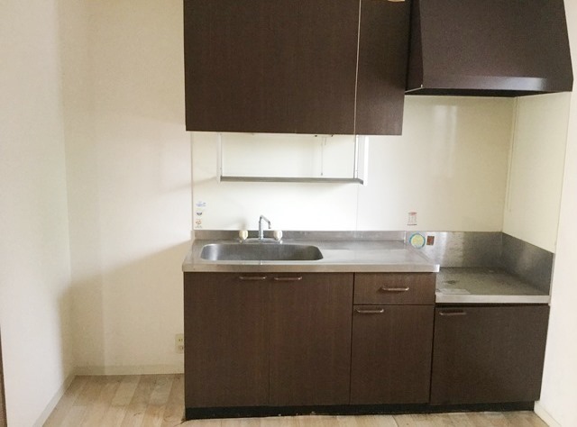 ��ʌ��������܎s��{��O���R���ڂ̃A�p�[�g�̃L�b�`��