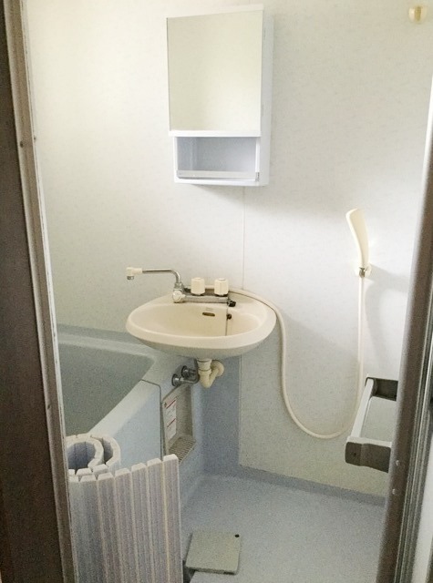 ��ʌ��������܎s��{��O���R���ڂ̃A�p�[�g�̐��ʏ�