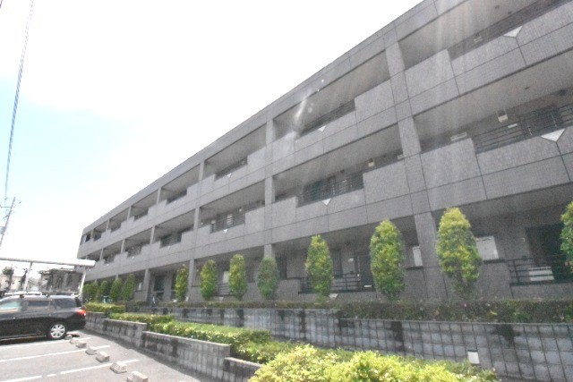 ��ʌ�����s�厚������893-3�̃}���V�����̌����O��