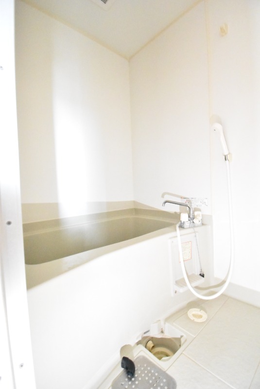 ��ʌ��������܎s�k��������Q���ڂ̃A�p�[�g�̃o�X