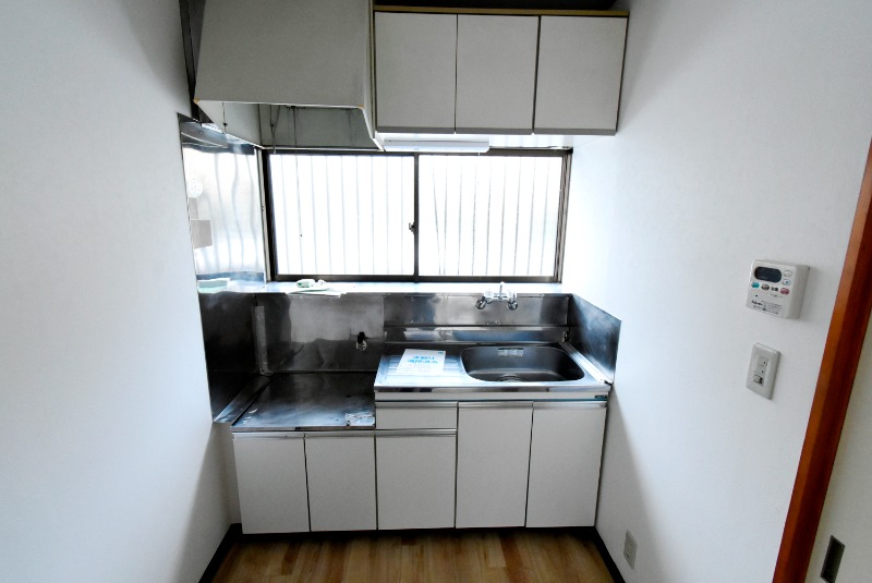 ��ʌ��@�c�s���m�؂Q���ڂ̃e���X�n�E�X�̃L�b�`��