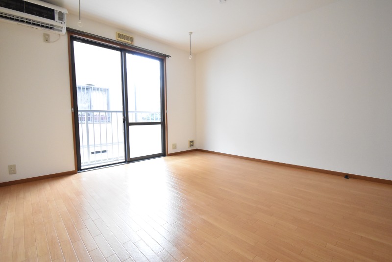 ��ʌ��������܎s�k��������Q���ڂ̃A�p�[�g�̂��̑������E�X�y�[�X