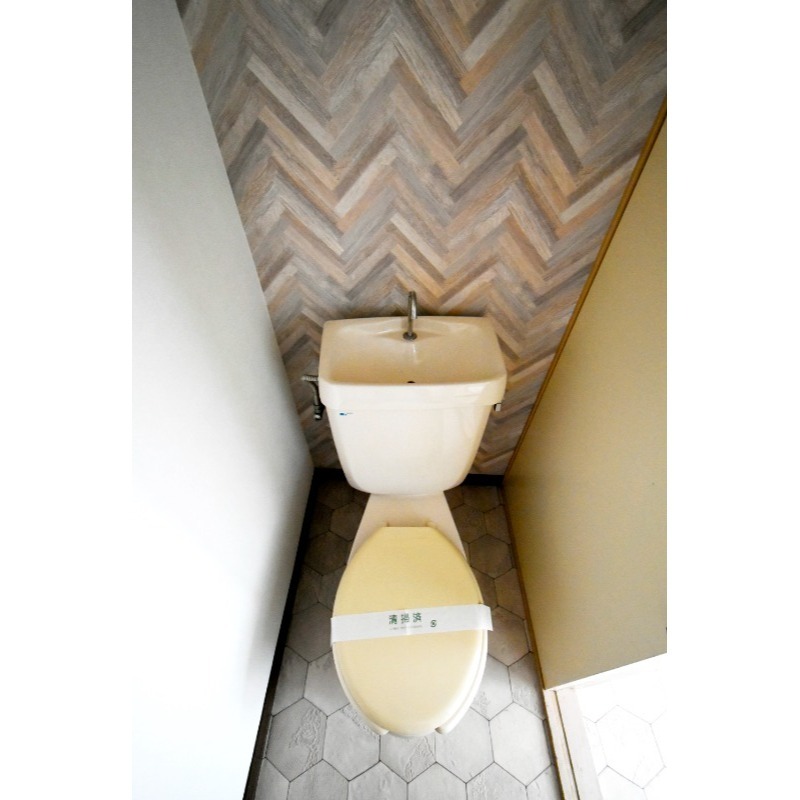 ��ʌ��@�c�s���m�؂Q���ڂ̃e���X�n�E�X�̃g�C��