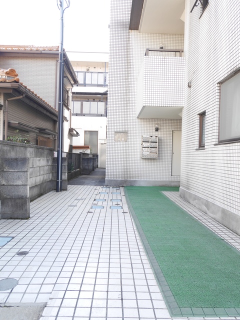 ��ʌ��@�c�s���U���ڂ̃}���V�����̃G���g�����X