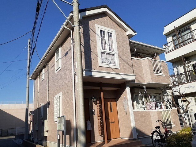 ��ʌ������s�������̃A�p�[�g�̌����O��