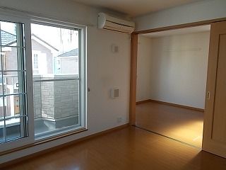 ��ʌ������s�������̃A�p�[�g�̋��ԁE���r���O