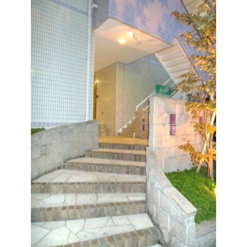 ��ʌ�����s�����J�{���Q���ڂ̃}���V�����̃G���g�����X