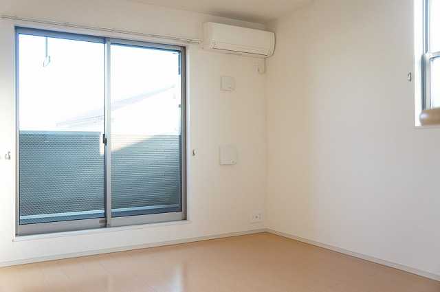 ��ʌ��k�����S�ɓޒ����Q���ڂ̃A�p�[�g�̂��̑������E�X�y�[�X