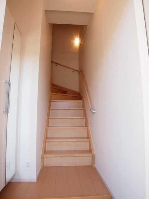 ��ʌ��k�����S�ɓޒ����Q���ڂ̃A�p�[�g�̌���