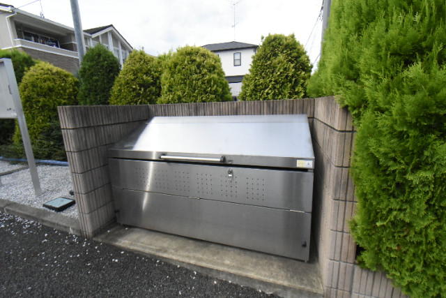 ��ʌ��k�����S�ɓޒ����Q���ڂ̃A�p�[�g�̂��̑�