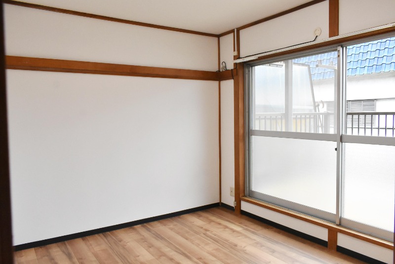 ��ʌ��n�s�����U���ڂ̃e���X�n�E�X�̂��̑������E�X�y�[�X