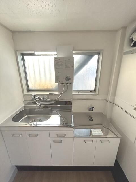 ��ʌ������s�����R���ڂ̃}���V�����̃L�b�`��