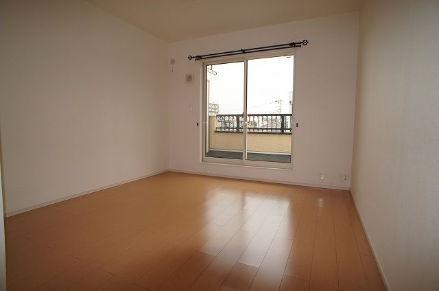 ��ʌ�����s��؂Q���ڂ̃A�p�[�g�̂��̑������E�X�y�[�X