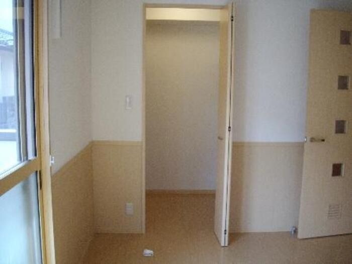 ��ʌ��������܎s�k����i���R���ڂ̃A�p�[�g�̋��ԁE���r���O