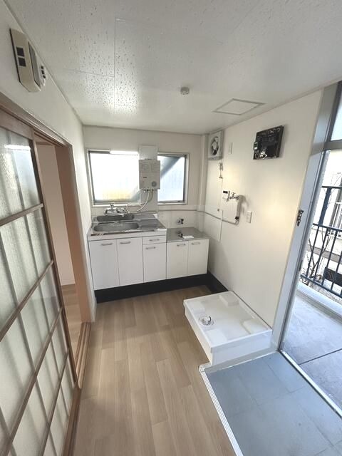 ��ʌ������s�����R���ڂ̃}���V�����̌���