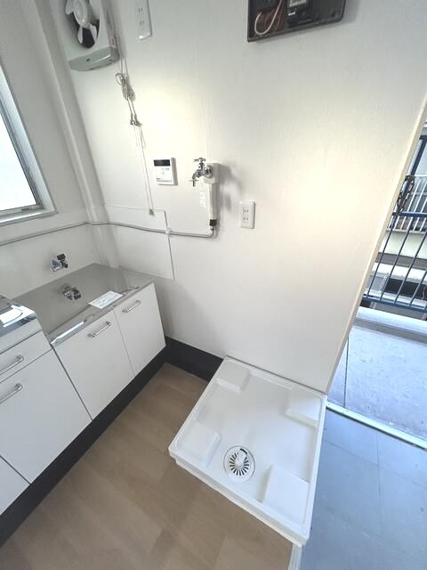 ��ʌ������s�����R���ڂ̃}���V�����̂��̑��ݔ�