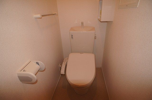 ��ʌ�����s��؂Q���ڂ̃A�p�[�g�̃g�C��