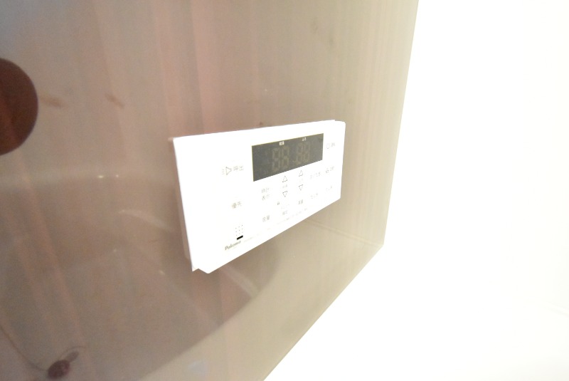 ��ʌ�����s������U���ڂ̃e���X�n�E�X�̂��̑��ݔ�