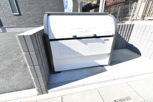 ��ʌ�����s������U���ڂ̃e���X�n�E�X�̂��̑�