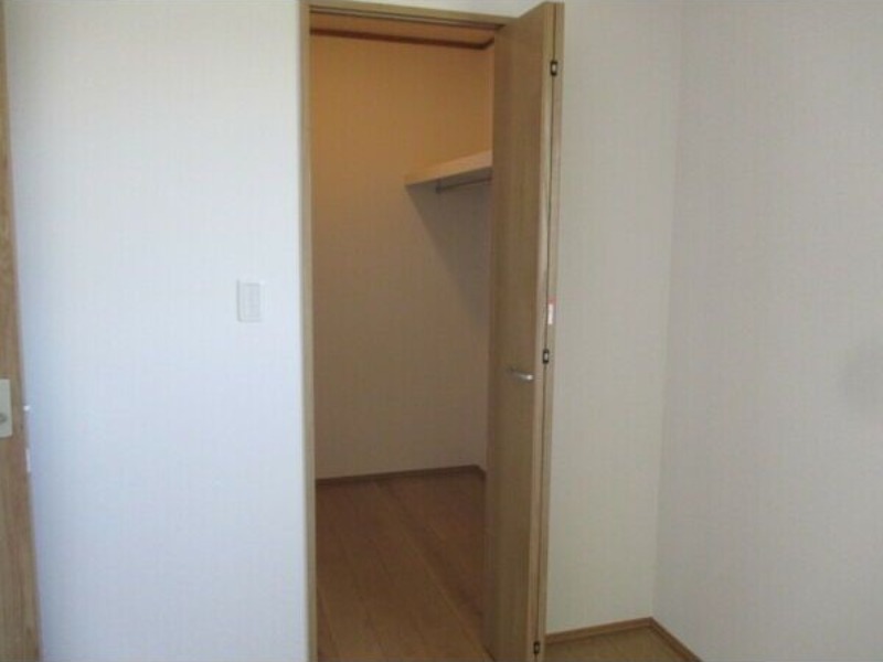 ��ʌ��������܎s�΋�厚�O���̃A�p�[�g�̎��[