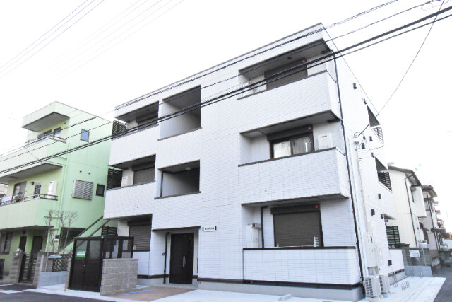 ��ʌ��z�J�s��z�J�P���ڂ̃A�p�[�g�̌����O��