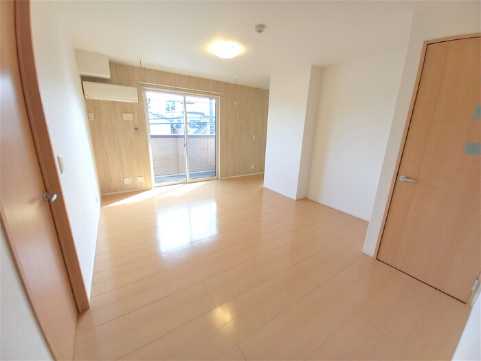 ��ʌ��t�����s�����Q���ڂ̃A�p�[�g�̋��ԁE���r���O