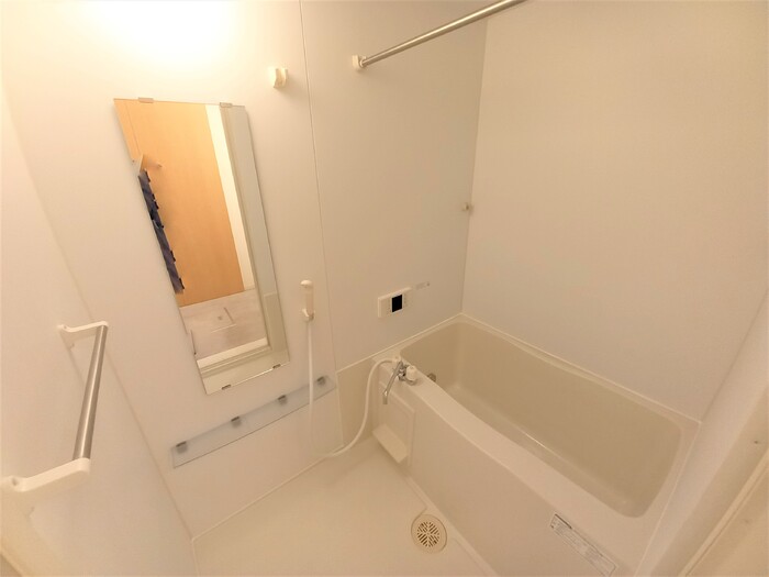 ��ʌ��t�����s�����Q���ڂ̃A�p�[�g�̃o�X