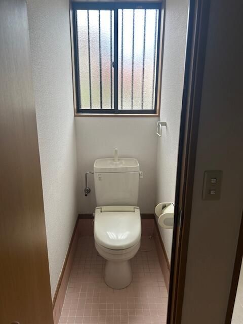 ��ʌ������s����Q���ڂ̃e���X�n�E�X�̃g�C��