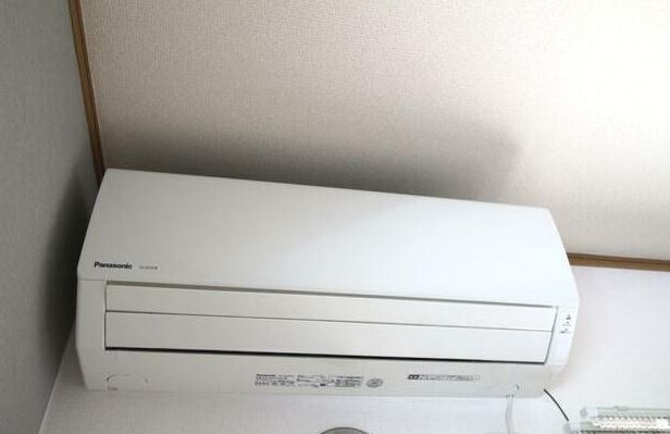 ��ʌ������s����Q���ڂ̃e���X�n�E�X�̂��̑��ݔ�